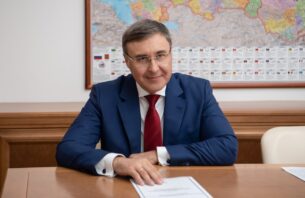 Поздравление главы Минобрнауки Валерия Фалькова с Международным женским днем